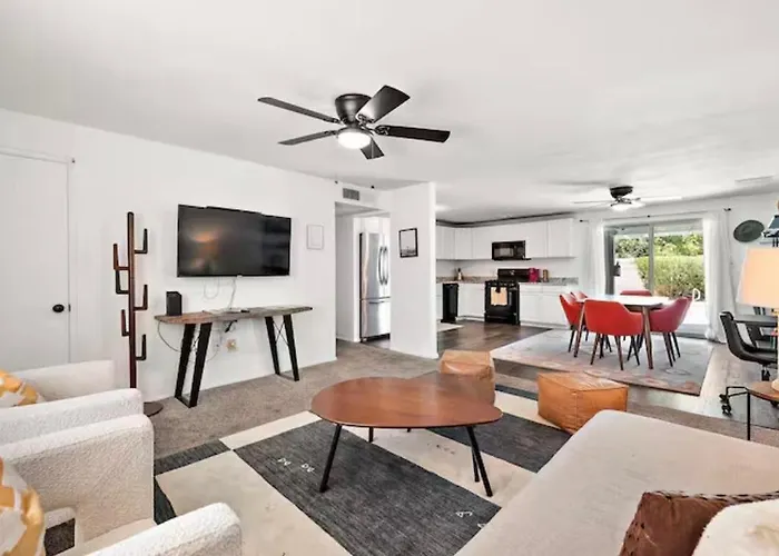 Paradise Valley Village With A Large Backyard Pool * Phoenix