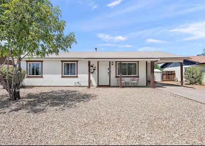 Paradise Valley Village With A Large Backyard Pool *