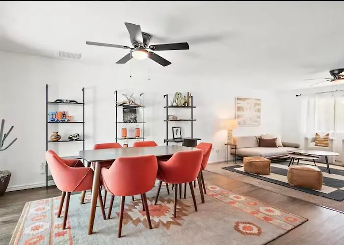 Paradise Valley Village With A Large Backyard Pool *